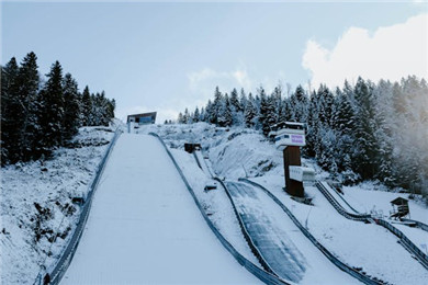 双板滑雪的常见装备有哪些？